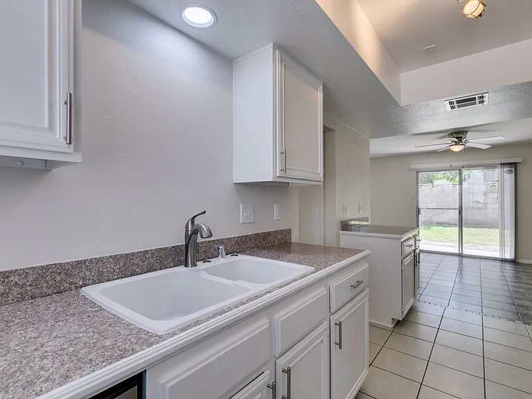 784 Anne Ln — Photo 29