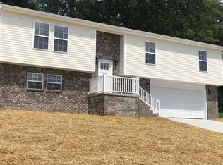 242 Oaklawn Cir, Corbin, KY 40701