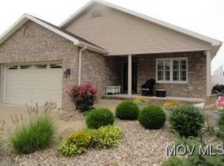 817 39th St, Vienna, WV 26105