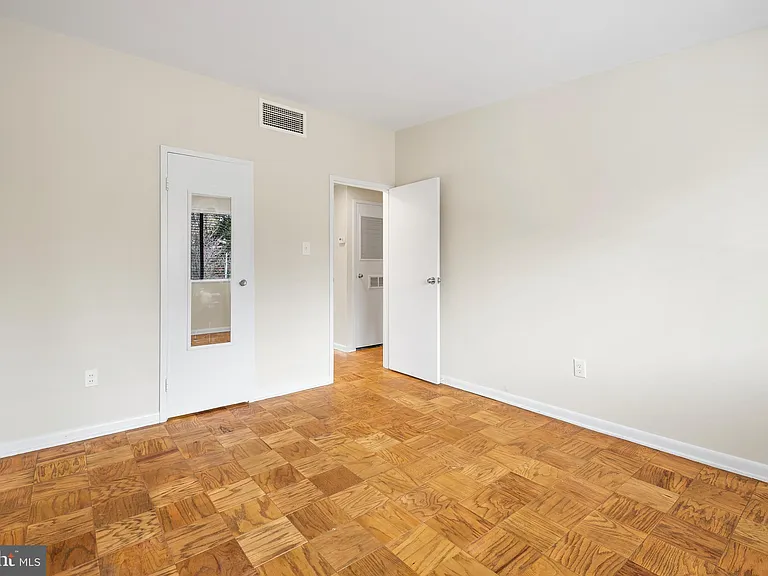 10428 Rockville Pik #10428 — Photo 14