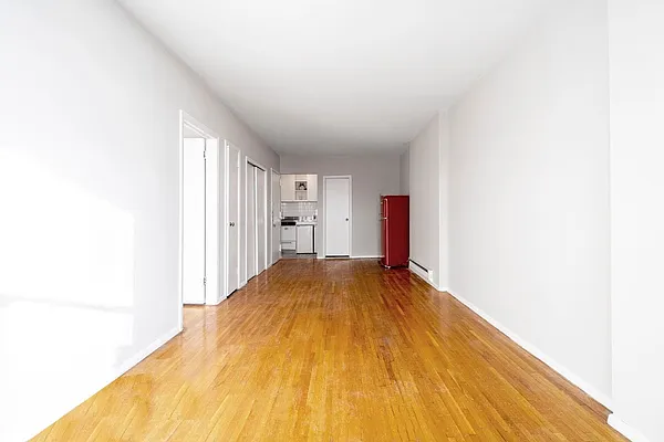 Rented by New York Casas Ltd. | media 11