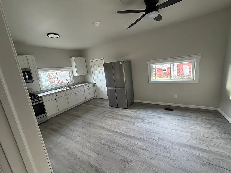 921 Lextoin Ave #1 — Photo 4