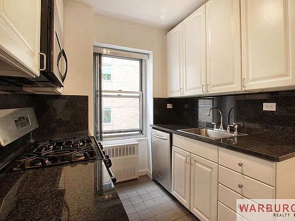 5th image of 118 E 60th St APT 16H