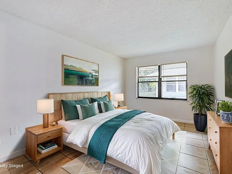 Fall Ridge Apartments — Photo 4