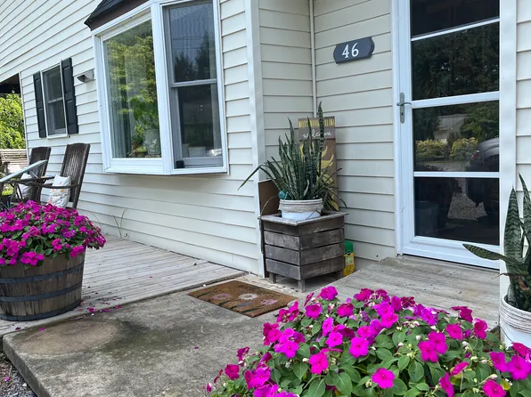 46 Serenity Ln #A, Ranson, WV 25438