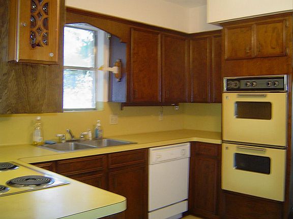 2nd image of 4607 San Bernadino St