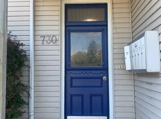 730 Simcoe St S #3, Oshawa, ON L1H4K4