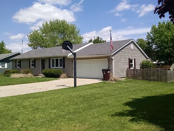 3rd image of 303 Koselke St