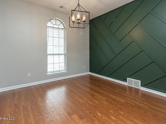 5th image of 8391 Olivia Ln