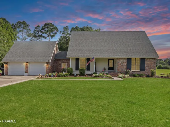 1714 Christopher Fox Ln, New Iberia, LA 70563