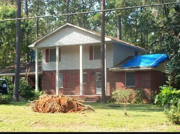 2402 Jerry Jones Dr, Valdosta, GA 31602