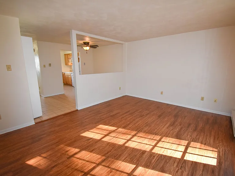 351 W Grape St — Photo 14