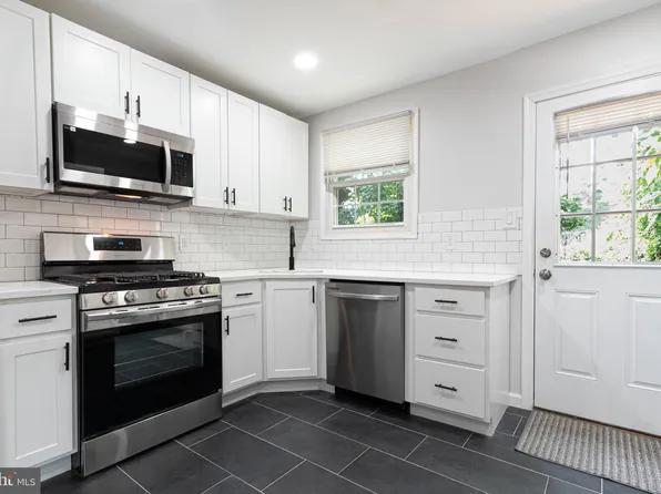 5810 Athena St, Capitol Heights, MD 20743