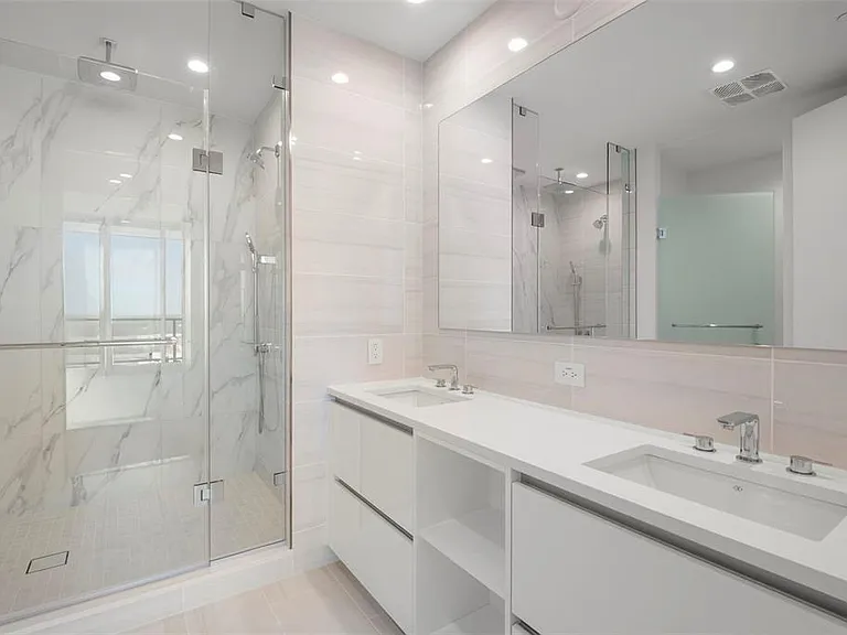 400 Central Ave #1709 — Photo 28