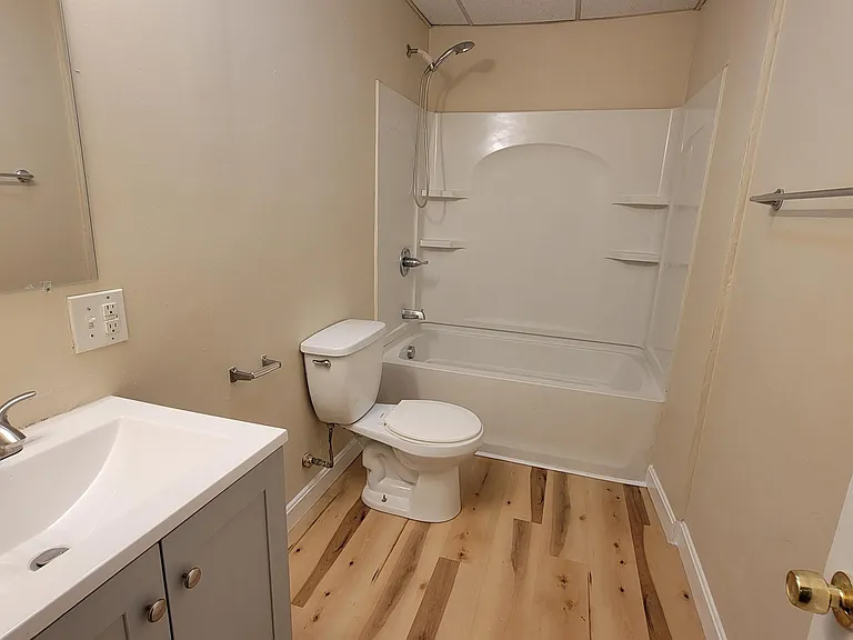 414 Cedar St — Photo 13