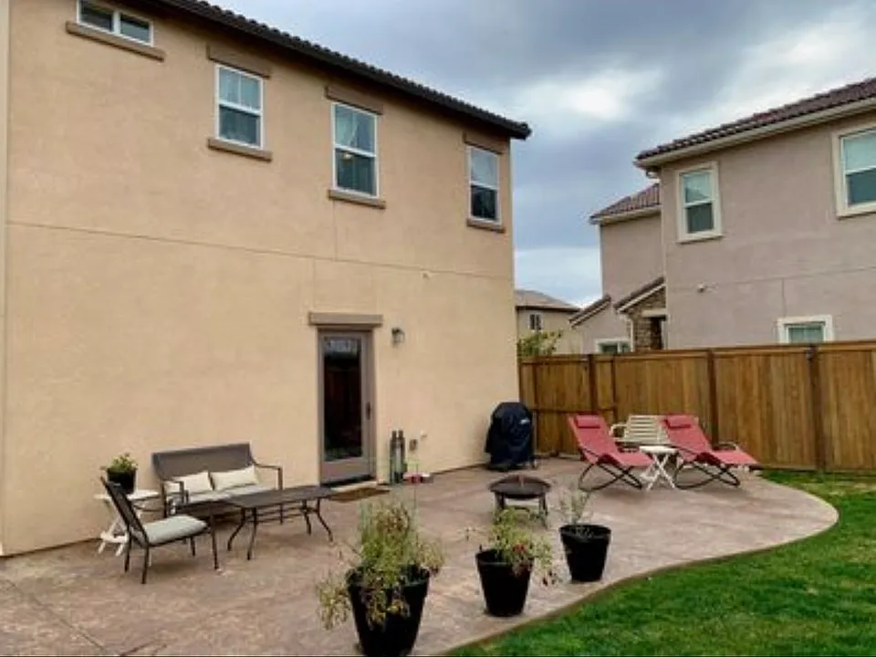 1241 Meridian Way