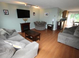 13 Fieldstone Dr, Londonderry, NH 03053