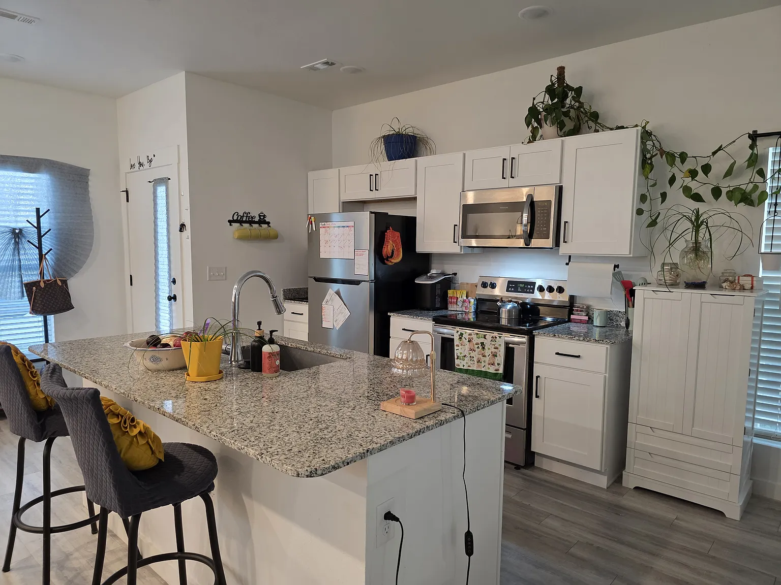 3 bed, 1500 sqft, $800 — Photo 1