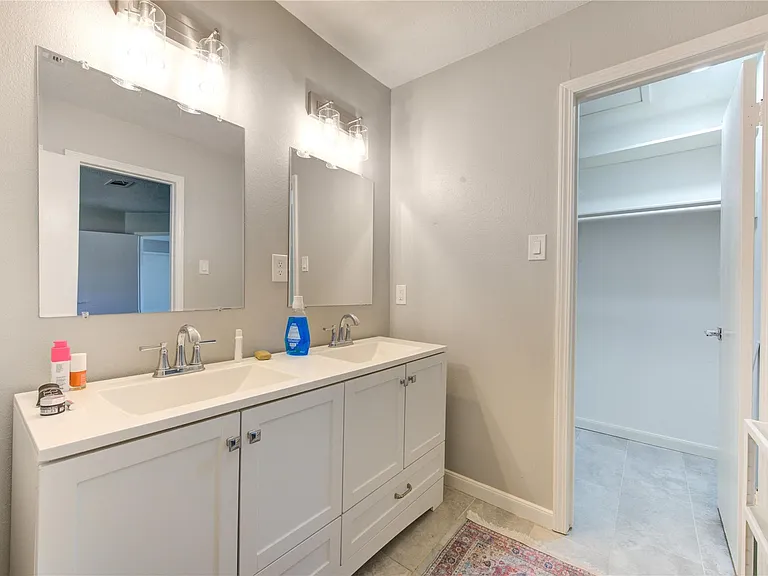 3046 Wagon Trail Dr — Photo 35