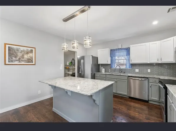 2202 S Elm St, Siloam Springs, AR 72761