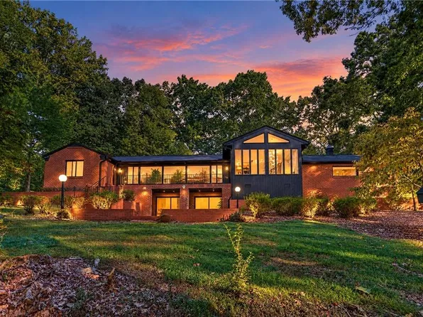 801 Cliftwood Dr, Siler City, NC 27344
