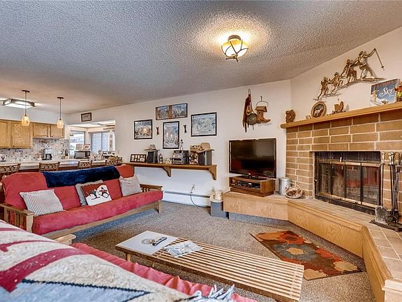 4th image of 742 Lagoon Dr #A