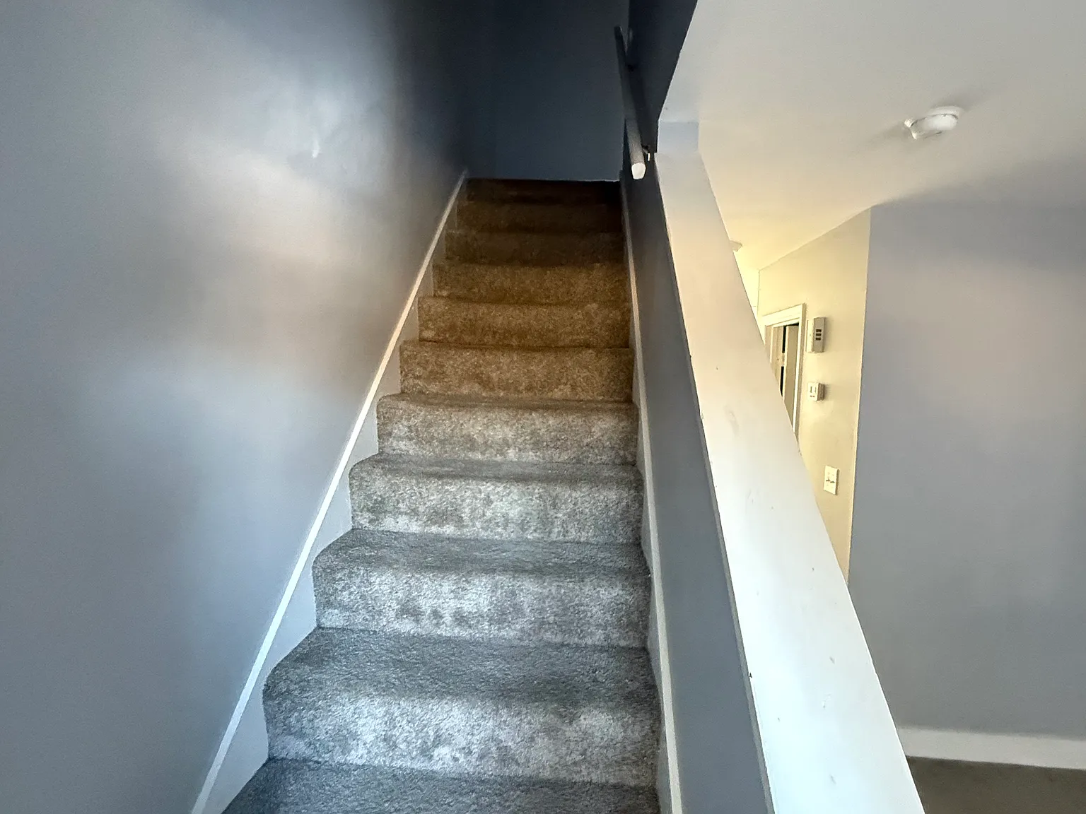 2 bed, 1.5 bath, 850 sqft, $1,050 — Photo 4