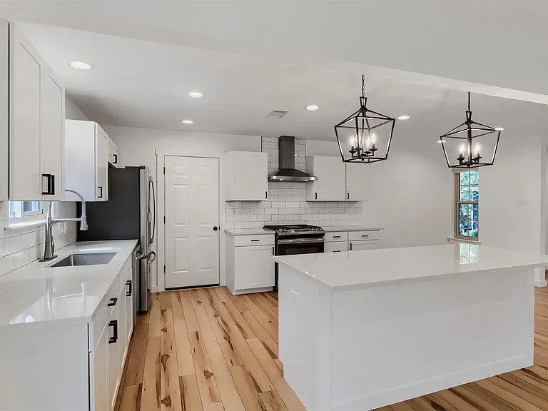 2608 Piping Rock Trl — Photo 10