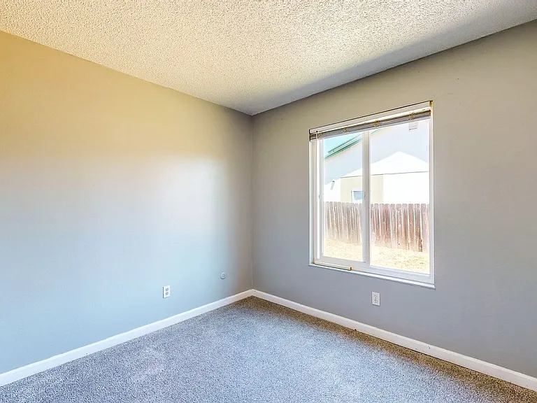 8690 Lords Manor Way — Photo 18