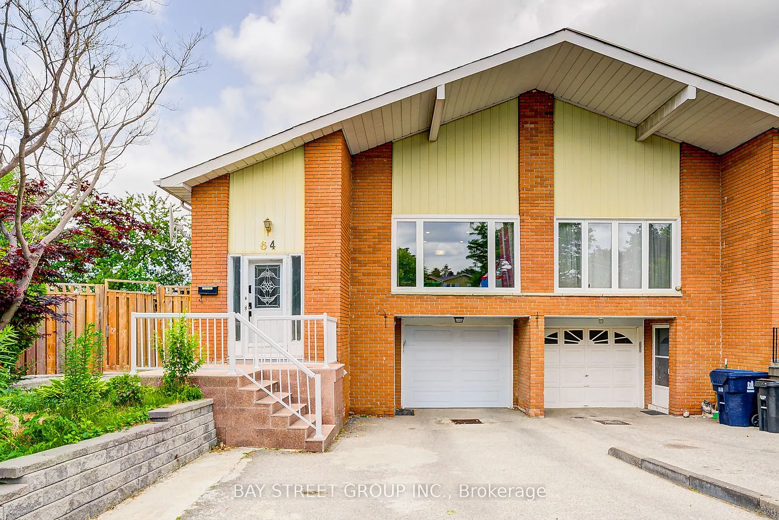 64 Rakewood Cres photo 1
