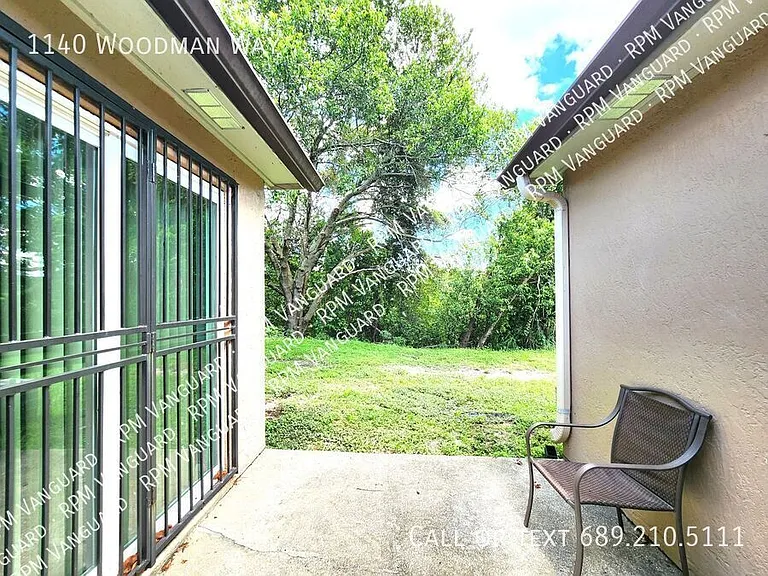 1140 Woodman Way — Photo 14
