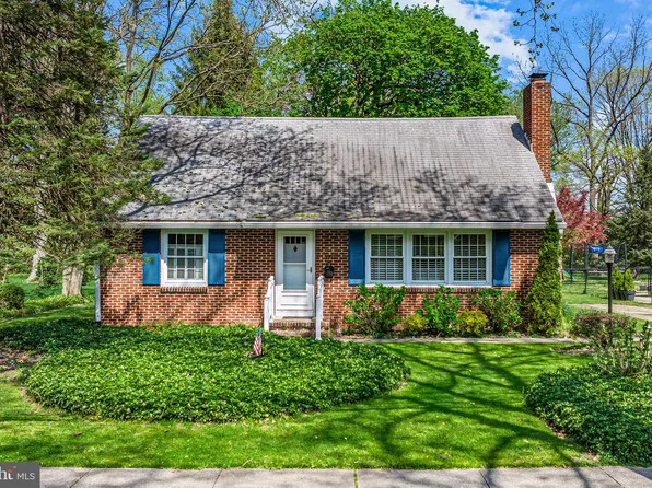 337 W 3rd St, Moorestown, NJ 08057