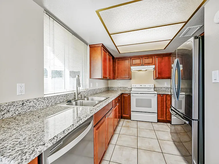 7725 E Rovey Ave — Photo 8