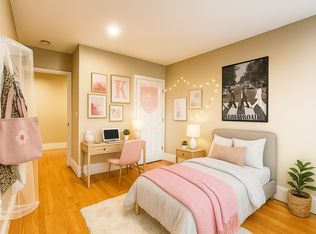 76 Egmont St #11A, Brookline, MA 02446