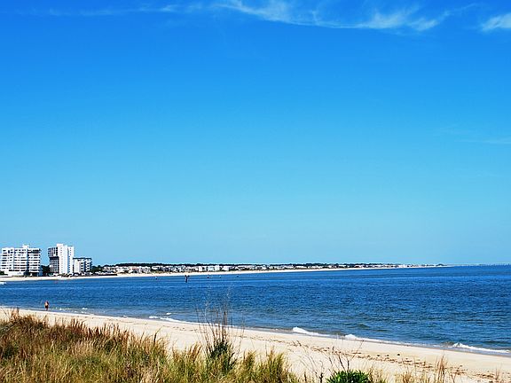2nd image of 3214 Shore Dr