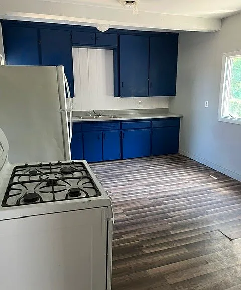112 E Chemung Pl — Photo 5