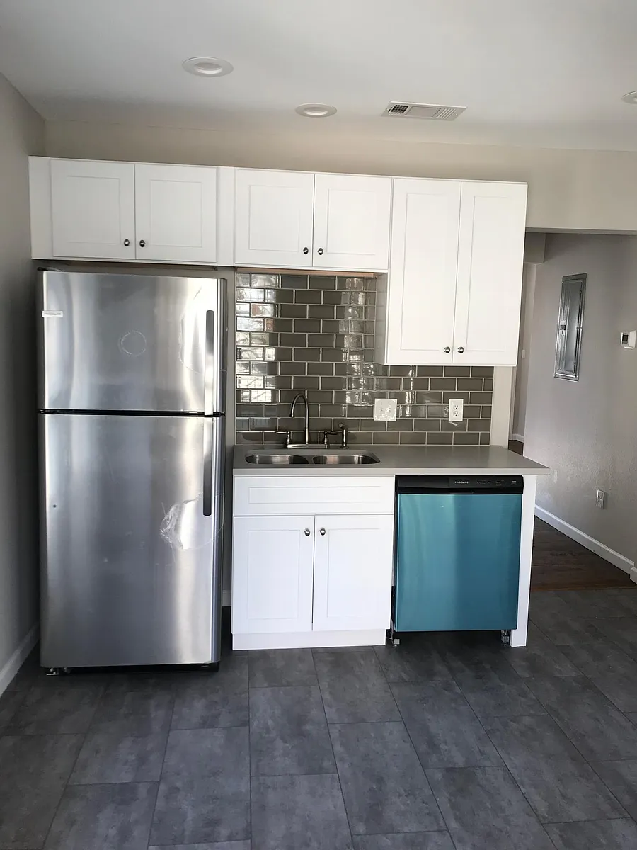 Building Photo - 4610 Gaston Ave #C