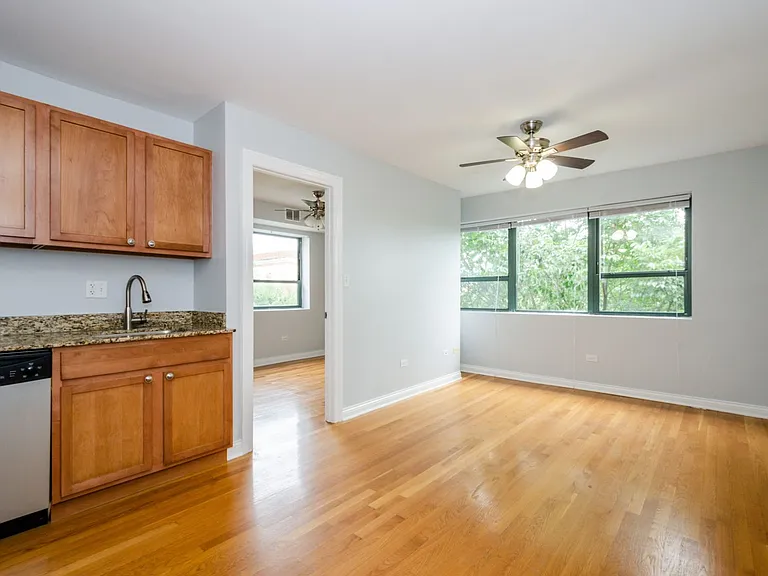 7616 N Marshfield Ave — Photo 15