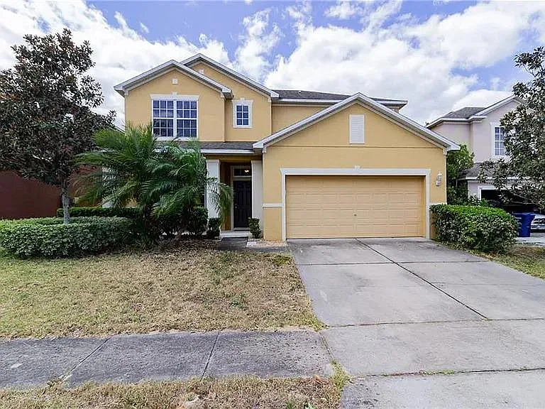 1475 Salisbury Dr — Photo 1