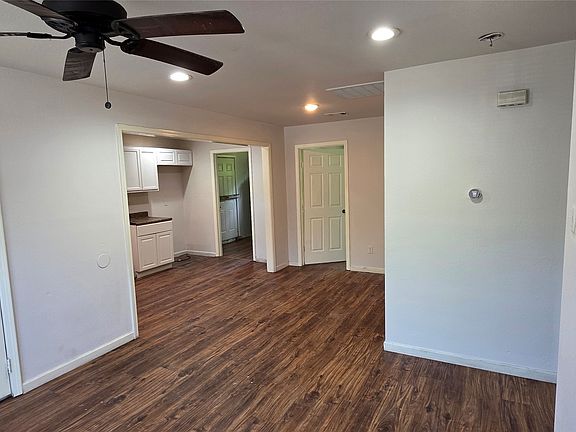 3rd image of 3222 Sunnyvale St