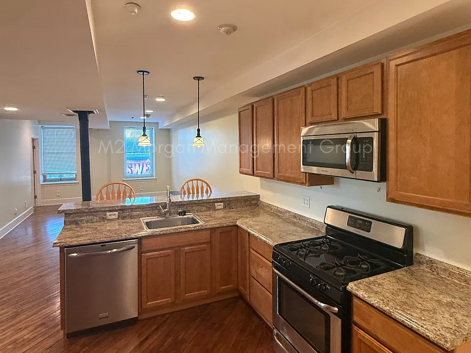 17 W Cayuga St