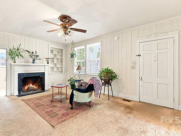 3rd image of 704 N Washington St