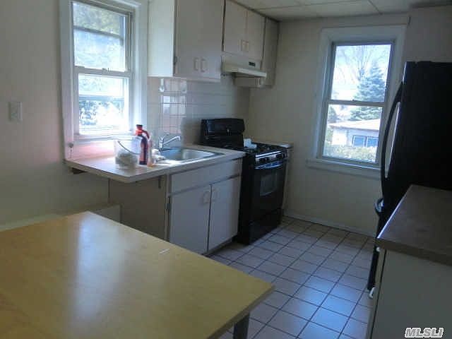 1st image of 8 Cedar St