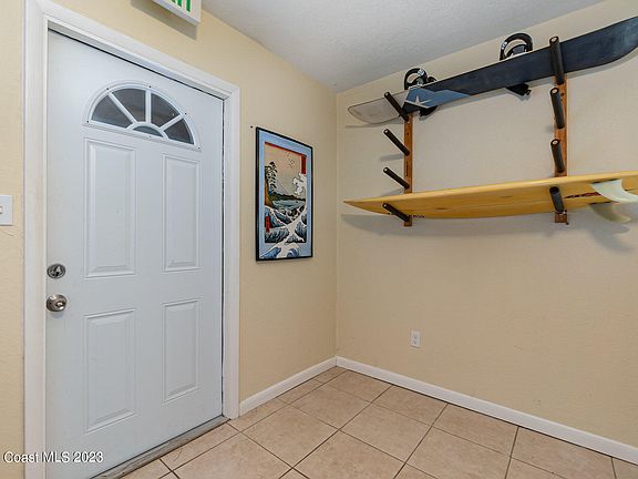 3rd image of 826 Wisteria Dr