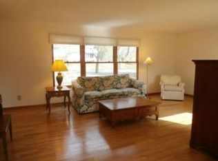 207 Hunters Rdg, Midland, MI 48640