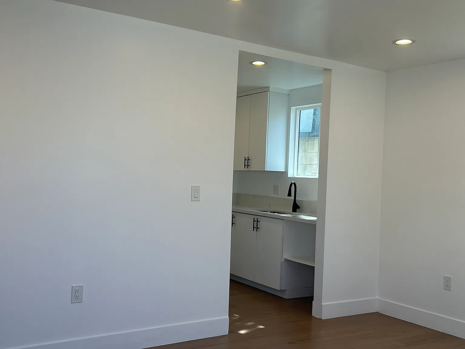 2 bed, 750 sqft, $2,750 — Photo 4