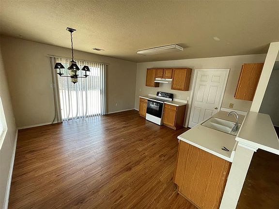 4th image of 707 Eaglecreek Dr