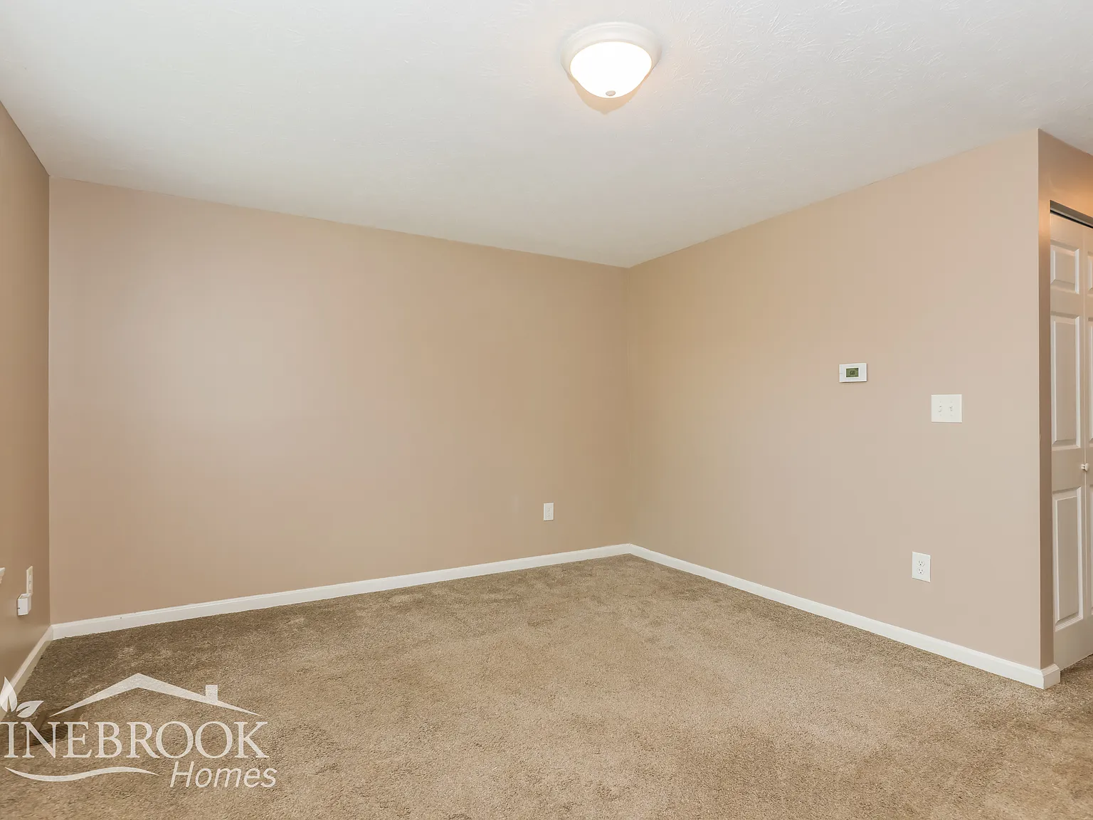 7649 Mount Hood — Photo 4