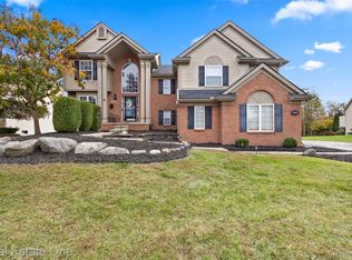 43275 Pond Bluff Dr, Belleville, MI 48111