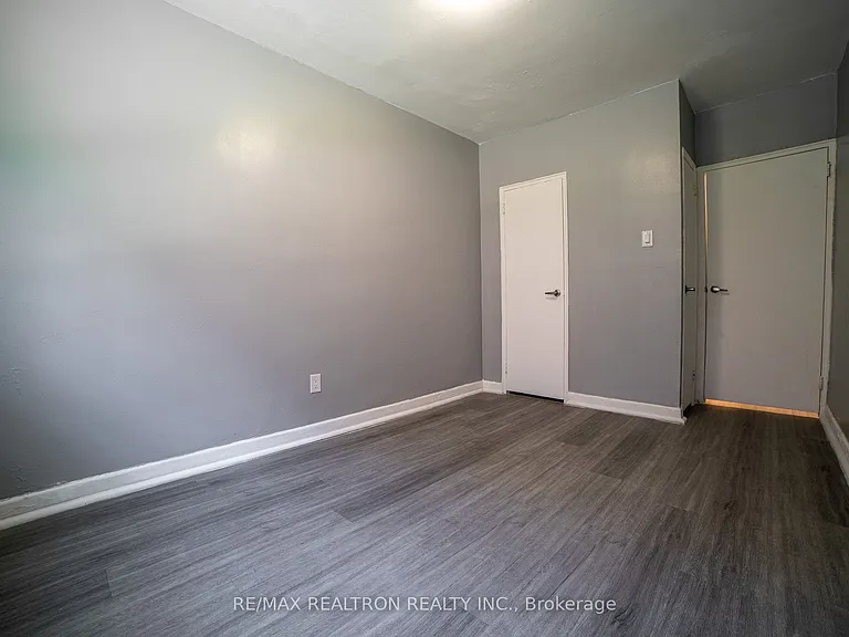 2369 Lake Shore Blvd W #111 — Photo 6